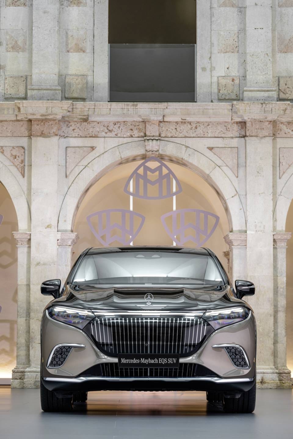 Mercedes MAYBACH EQS 680 SUV